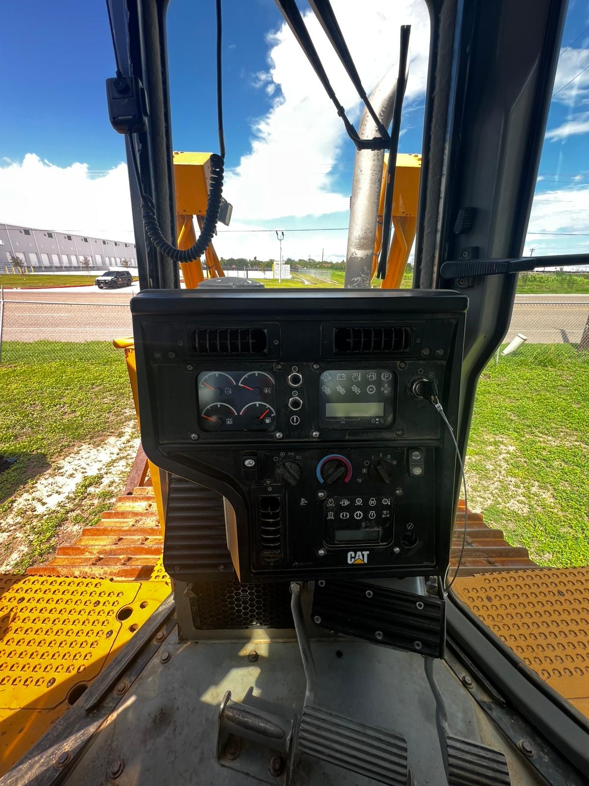 2011 CATERPILLAR D6T XL - Image 12